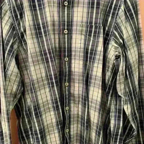 Tommy Bahama Men’s Button Down Plaid Shirt - Picture 3 of 6
